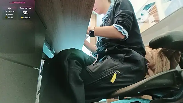 Snapshot of KKMM168 chatting on December 2025 05:55:02 AM KKMM168 online show from December 2025 05:55:02 AM