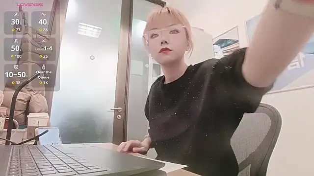 Snapshot of KKMM168 chatting on January 2026 03:54:02 AM KKMM168 online show from January 2026 03:54:02 AM