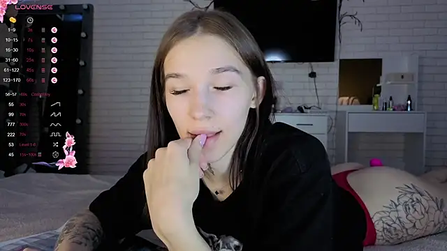 Snapshot of AsyaMiller chatting on November 2025 05:03:01 PM AsyaMiller online show from November 2025 05:03:01 PM