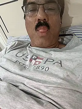 moonflower25 online show from November 2025 06:50:01 PM