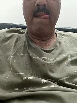 moonflower25 online show from February 2026 05:07:02 PM