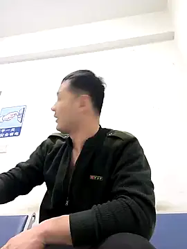 Snapshot of huanhuanaaaaa chatting on December 2025 04:03:02 PM huanhuanaaaaa online show from December 2025 04:03:02 PM