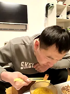 Snapshot of huanhuanaaaaa chatting on December 2025 05:17:01 PM huanhuanaaaaa online show from December 2025 05:17:01 PM