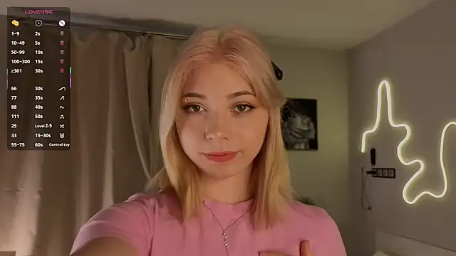 Snapshot of SibleyDurborow chatting on October 2025 04:26:01 AM SibleyDurborow online show from October 2025 04:26:01 AM