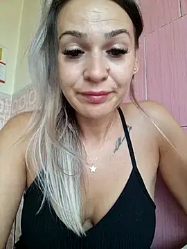 Snapshot of iSelena chatting on September 2025 05:40:01 AM iSelena online show from September 2025 05:40:01 AM