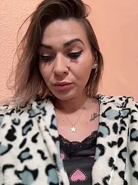 Snapshot of iSelena chatting on September 2025 07:46:02 AM iSelena online show from September 2025 07:46:02 AM