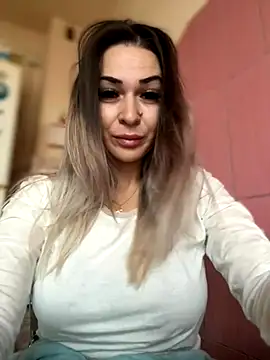 Snapshot of iSelena chatting on October 2025 04:57:01 AM iSelena online show from October 2025 04:57:01 AM