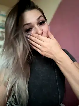 Snapshot of iSelena chatting on November 2025 05:41:02 AM iSelena online show from November 2025 05:41:02 AM