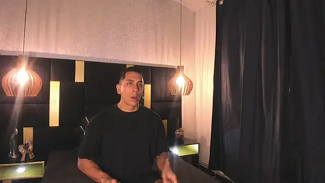 Snapshot of Lucio__Fox chatting on January 2026 12:21:02 PM Lucio Fox online show from January 2026 12:21:02 PM