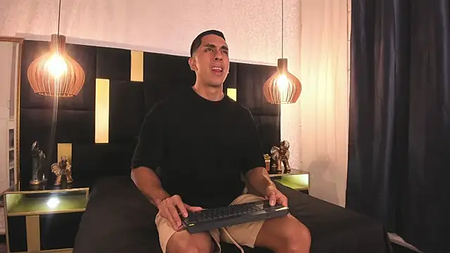 Snapshot of Lucio__Fox chatting on February 2026 11:47:02 AM Lucio Fox online show from February 2026 11:47:02 AM