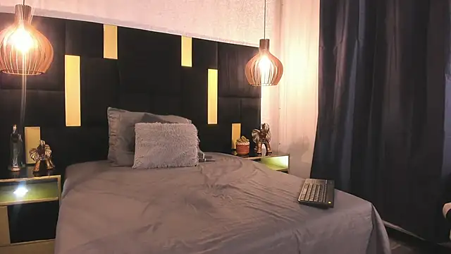 Snapshot of Lucio__Fox chatting on February 2026 11:39:02 AM Lucio Fox online show from February 2026 11:39:02 AM