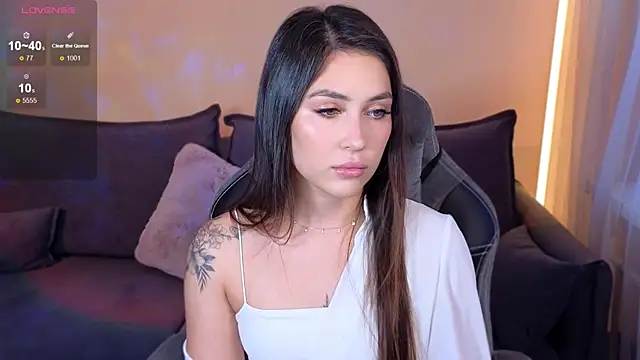 CarolineGuthrie online show from October 2025 01:07:01 PM