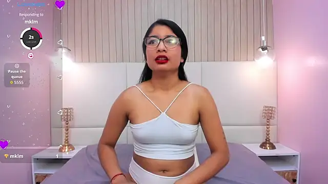 MelanyWayne  online show from May 2026 05:41:02 PM