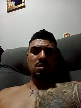 Snapshot of nnyzinho17 chatting on December 2025 09:32:02 PM nnyzinho17 online show from December 2025 09:32:02 PM