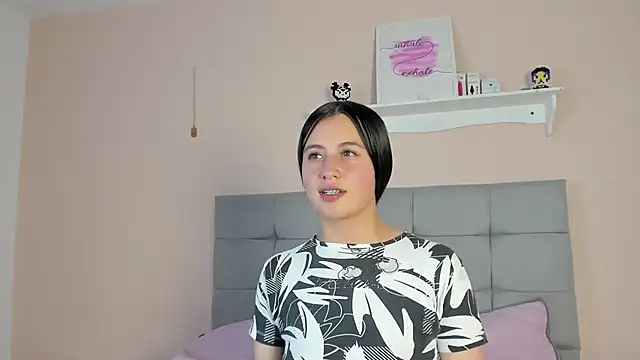 Zaaida  online show from April 2026 09:38:01 PM