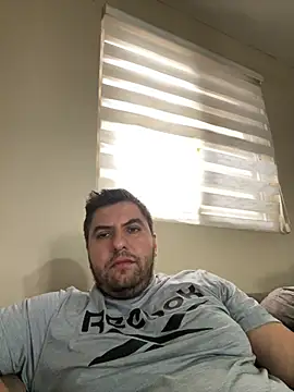 Snapshot of raulgzz4 chatting on April 2026 03:28:02 PM raulgzz4 online show from April 2026 03:28:02 PM