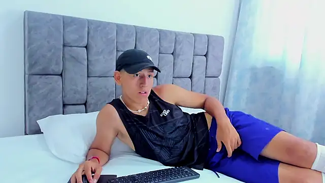 Felipe Gonzales online show from October 2025 07:44:02 PM