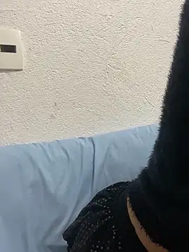 Snapshot of Bruna551 chatting on November 2025 06:28:02 PM Bruna551 online show from November 2025 06:28:02 PM