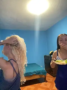 Snapshot of Bruna551 chatting on December 2025 11:25:02 PM Bruna551 online show from December 2025 11:25:02 PM