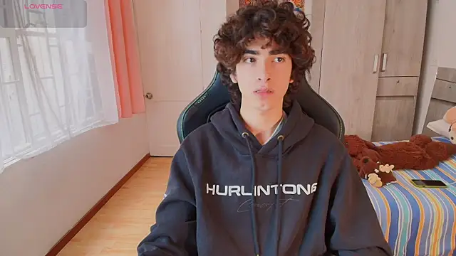 Nude Boy18 online show from November 2025 07:38:01 PM