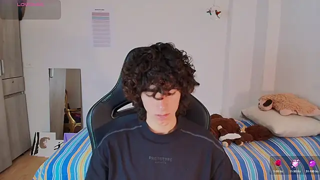 Nude Boy18 online show from March 2026 06:14:01 PM