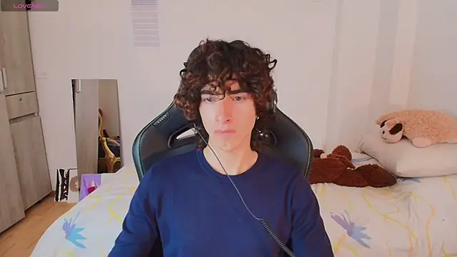 Nude Boy18 online show from March 2026 08:16:01 PM