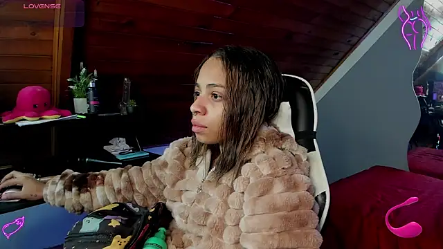 Snapshot of yumi_hanna chatting on December 2025 01:58:02 AM yumi hanna online show from December 2025 01:58:02 AM