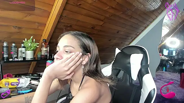 Snapshot of yumi_hanna chatting on January 2026 02:15:01 AM yumi hanna online show from January 2026 02:15:01 AM