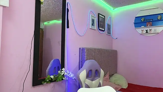 Snapshot of MiSofialeal chatting on September 2025 08:01:01 PM MiSofialeal online show from September 2025 08:01:01 PM