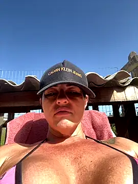 Deusasafada online show from November 2025 06:19:02 PM