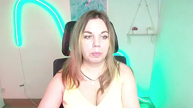 Jessica Amore online show from October 2025 06:48:01 AM