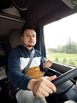 Amberdual online show from October 2025 07:12:01 AM