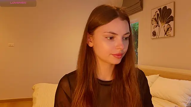 Snapshot of PhantomLace chatting on November 2025 11:26:02 PM PhantomLace online show from November 2025 11:26:02 PM