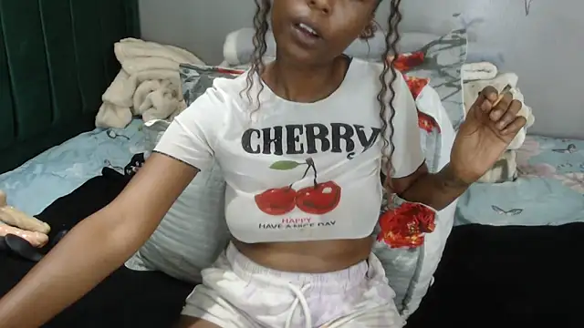 Snapshot of blueyXxX chatting on September 2025 01:56:02 PM blueyXxX online show from September 2025 01:56:02 PM