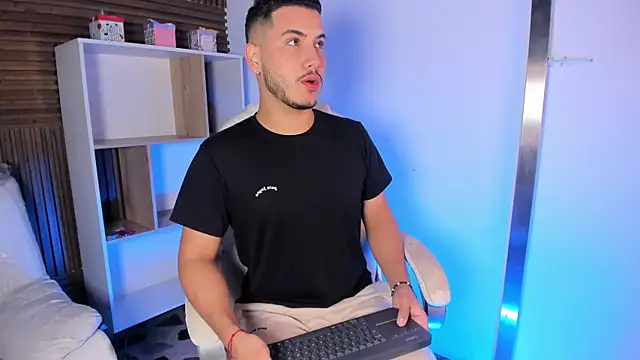 Axel grey  online show from September 2025 12:39:02 PM