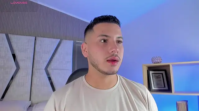 Snapshot of Axel_grey_ chatting on May 2026 12:24:02 PM Axel grey online show from May 2026 12:24:02 PM