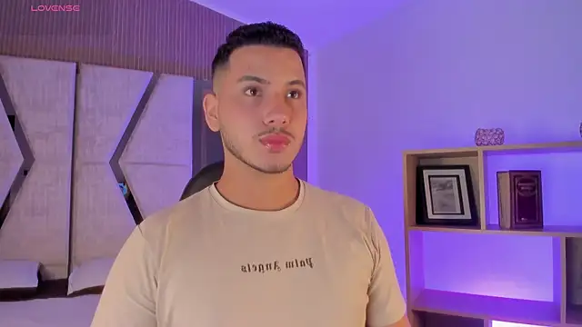 Snapshot of Axel_grey_ chatting on May 2026 12:14:02 PM Axel grey online show from May 2026 12:14:02 PM