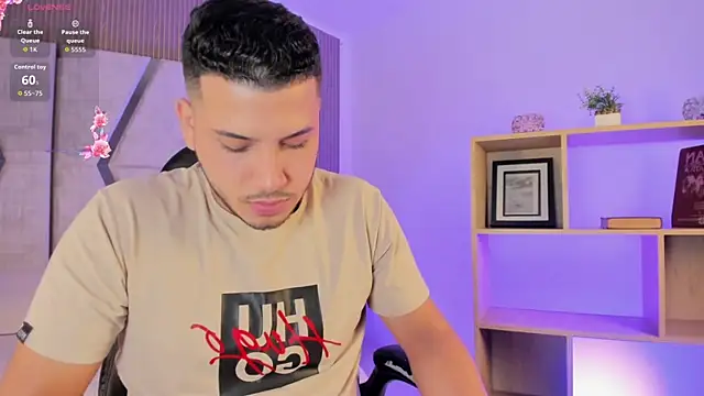 Snapshot of Axel_grey_ chatting on July 2026 05:20:01 PM Axel grey online show from July 2026 05:20:01 PM