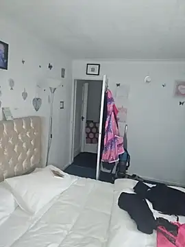 Snapshot of Angeldelightt chatting on December 2025 03:32:02 PM Angeldelightt online show from December 2025 03:32:02 PM