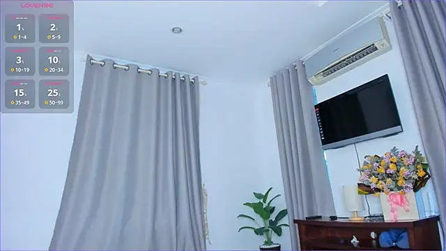 Snapshot of Amy_Loveme chatting on November 2025 12:22:02 AM Amy Loveme online show from November 2025 12:22:02 AM