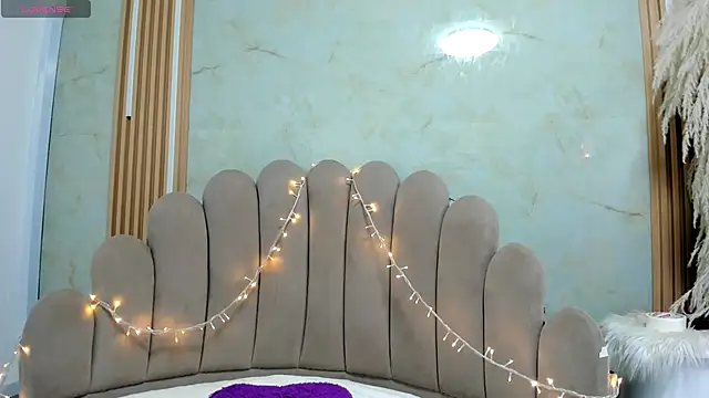 lanarios online show from November 2025 05:51:01 AM