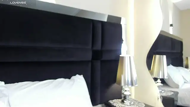 CarolineLee  online show from July 2026 10:36:01 PM