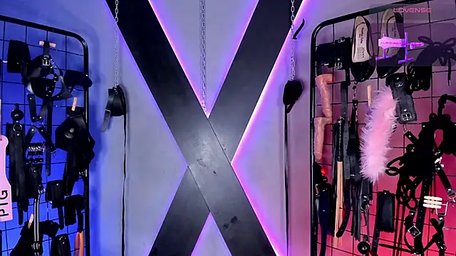 VictoryaLiah BDSM online show from January 2026 11:05:01 AM