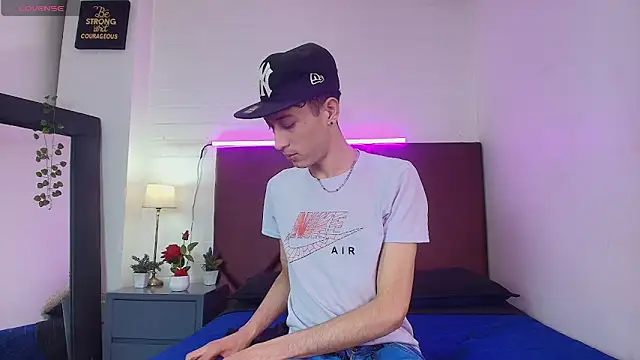 Ashton Myers online show from October 2025 07:55:01 PM