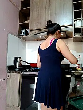 Snapshot of _SexyPetite_ chatting on September 2025 05:14:01 PM SexyPetite online show from September 2025 05:14:01 PM