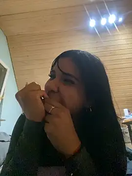 Snapshot of Laura-angeel chatting on October 2025 08:51:01 PM Laura-angeel online show from October 2025 08:51:01 PM