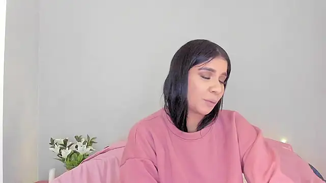 Snapshot of Laura-angeel chatting on October 2025 08:43:02 PM Laura-angeel online show from October 2025 08:43:02 PM