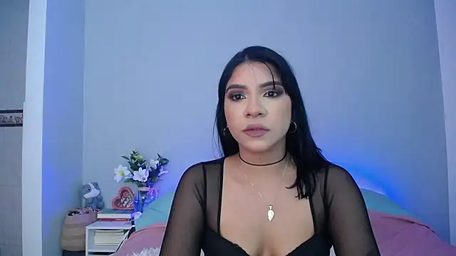 Snapshot of Laura-angeel chatting on November 2025 07:24:02 PM Laura-angeel online show from November 2025 07:24:02 PM