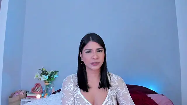 Snapshot of Laura-angeel chatting on November 2025 07:14:02 PM Laura-angeel online show from November 2025 07:14:02 PM