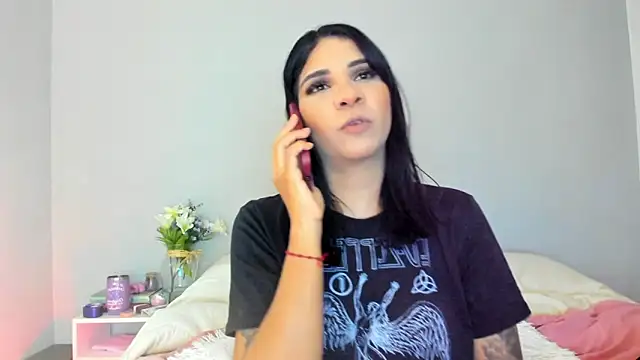 Snapshot of Laura-angeel chatting on December 2025 05:31:02 PM Laura-angeel online show from December 2025 05:31:02 PM